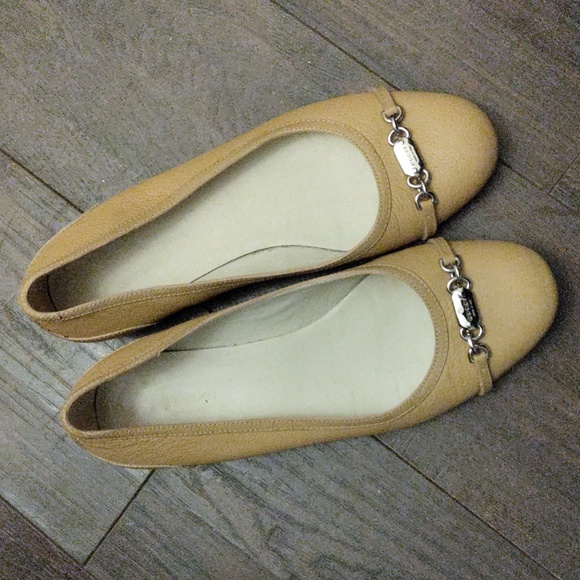 Gucci Tan Beige Creme Silver Logo Genuine Leather Flat Loafers Shoes - Picture 1 of 11